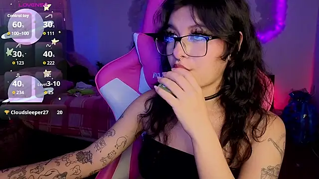 larah_uwu webcam