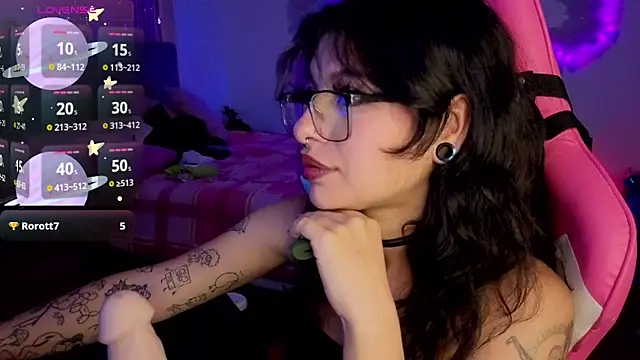 larah_uwu webcam