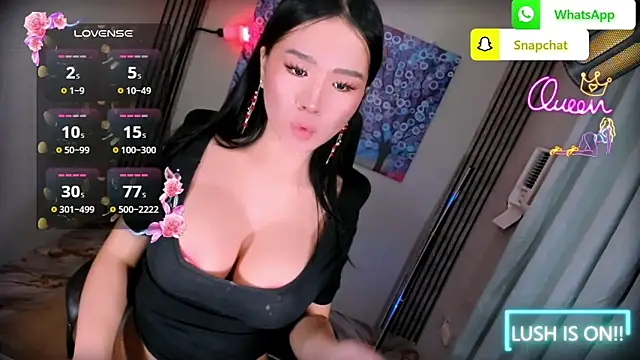 xBigSurpriseLorainex webcam