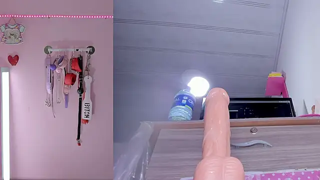 emily_foxxxii webcam