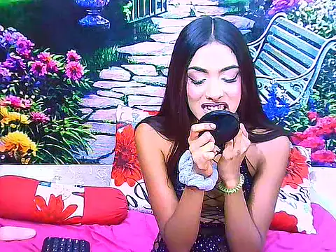 IndianPretty14u2Luv webcam