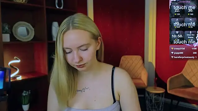 mila_glow1 webcam
