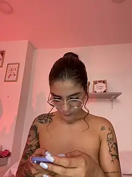 LauraRaider webcam