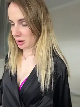 AinyrVixxen webcam