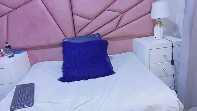 liliana_pink