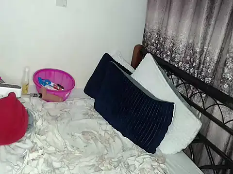 Whimsicalwillow webcam