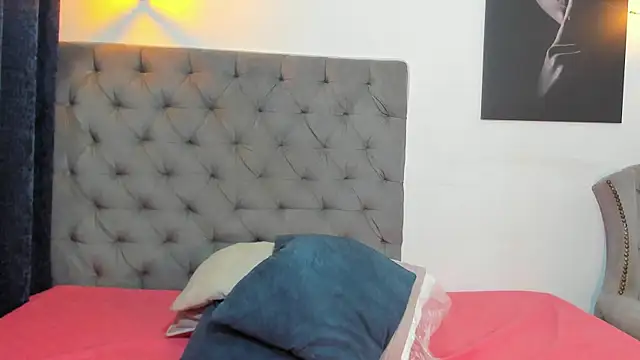 nahiroby_ebony webcam