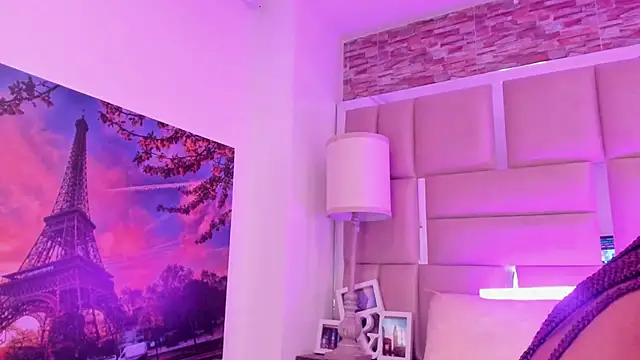 ShaniaBrownn webcam