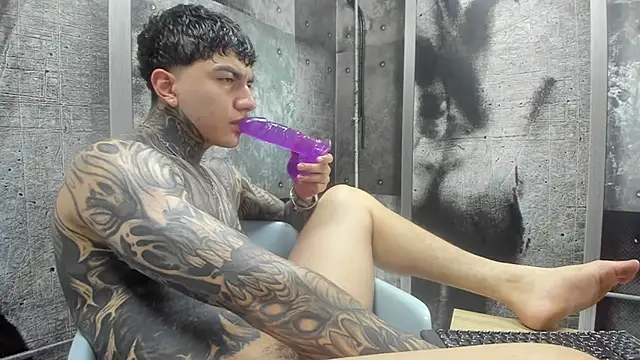 Gury_tattoo webcam