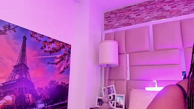 ShaniaBrownn webcam