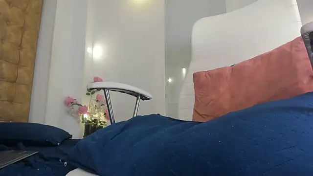 violet_giraldo webcam
