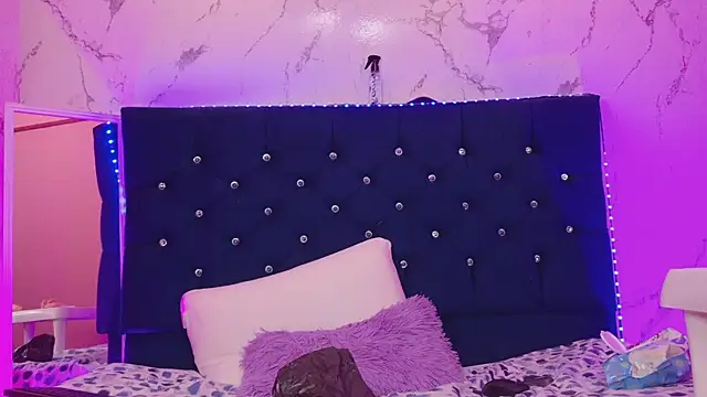 Dakotaa_Johnson webcam