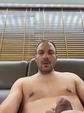 Adventurehotman webcam
