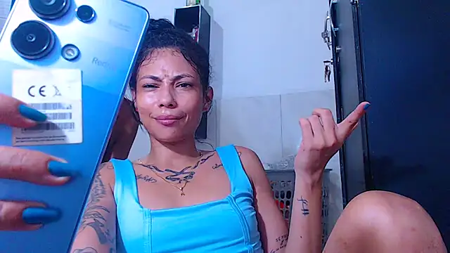Triogirlhorny_ webcam