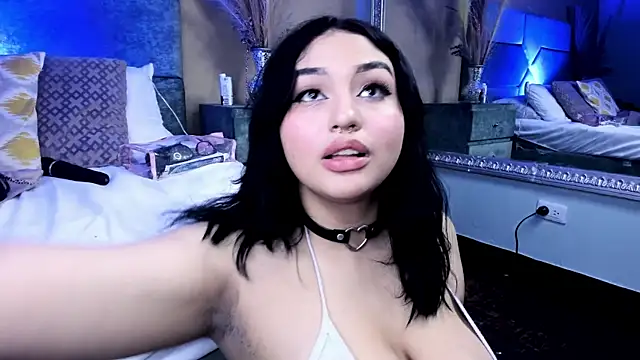NaomySakura webcam