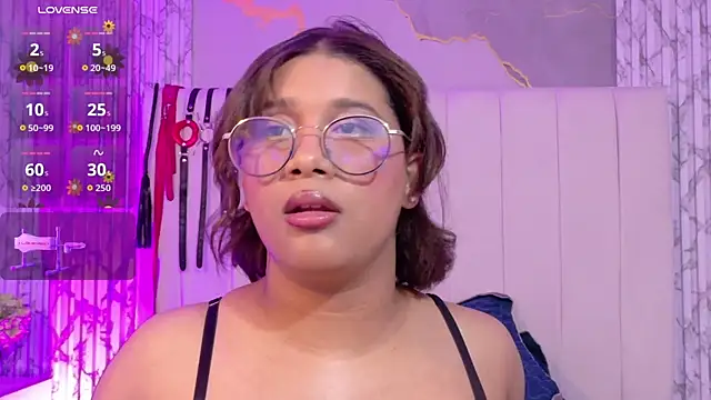 LorenaDuval webcam