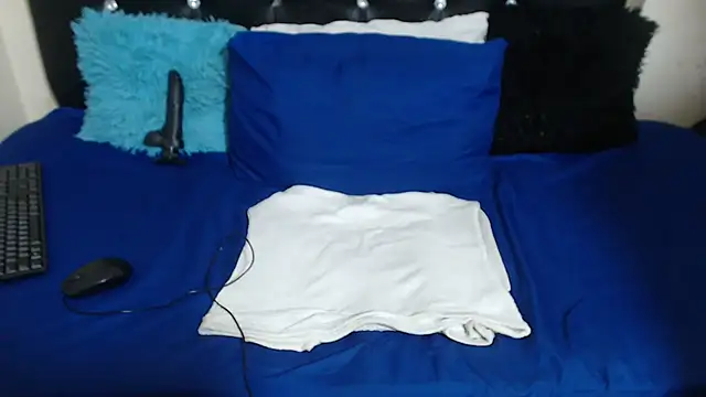 QueensBettyX96 webcam