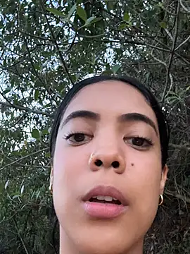 NAUGHTY_LITTLE_18 webcam