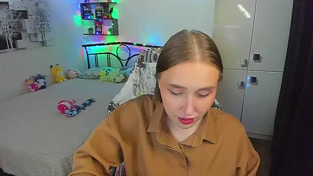 CrazyBitchInLace webcam