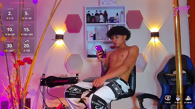_taylor_black webcam