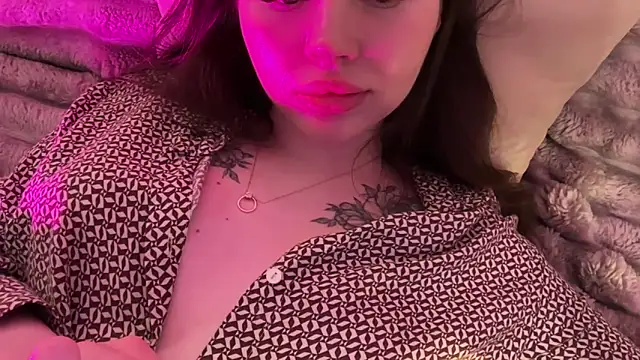 AlmaryKim webcam