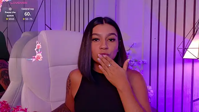 AlyssaRay webcam