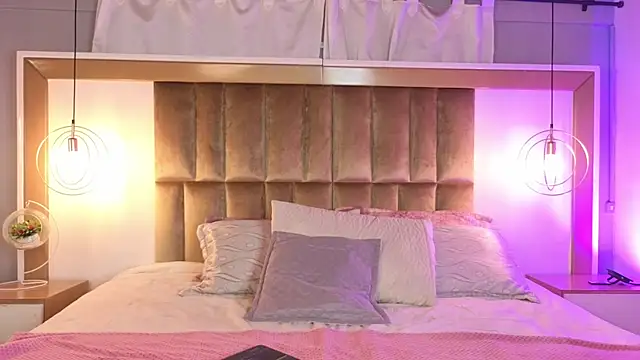 BrianaJhons19 webcam