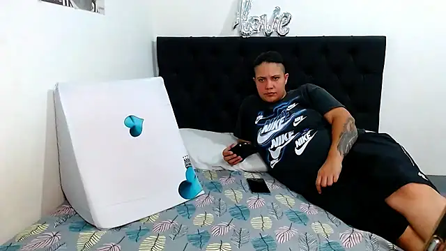 suzy_paz webcam