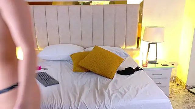 lala_gb webcam
