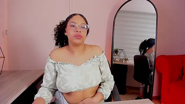 Zara_rose__ webcam