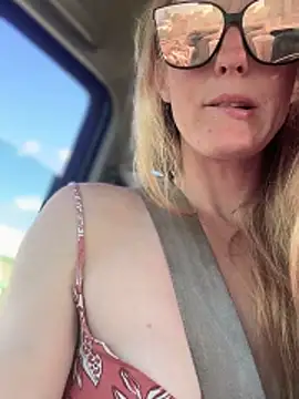 GoldenFlameGoddess webcam