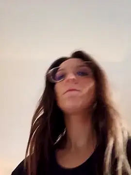 LilyOrion webcam
