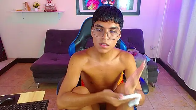 maecum18 - Maecum18's free webcam - UK Sex Cams