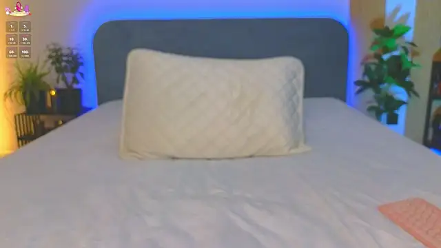 Kira_from_UA webcam