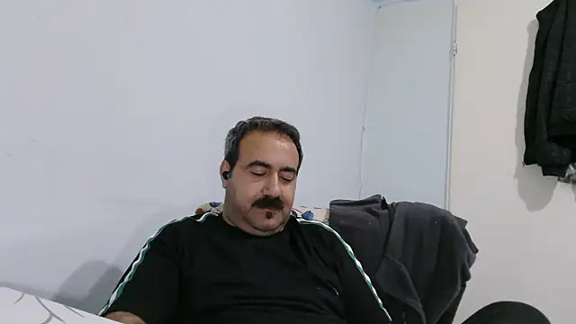 -dark-look- live sex cam