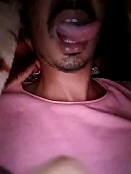 dreamtoungelick69 webcam