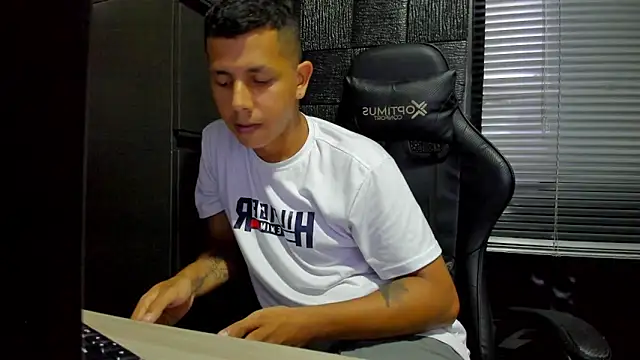 boy_bigcock24cm webcam
