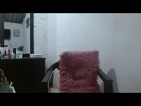 Larry-n-clouds webcam
