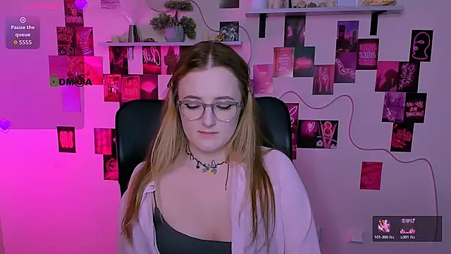 luna_berryy webcam