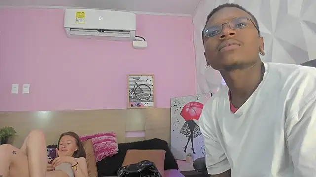 Ebony_N_Blonde webcam