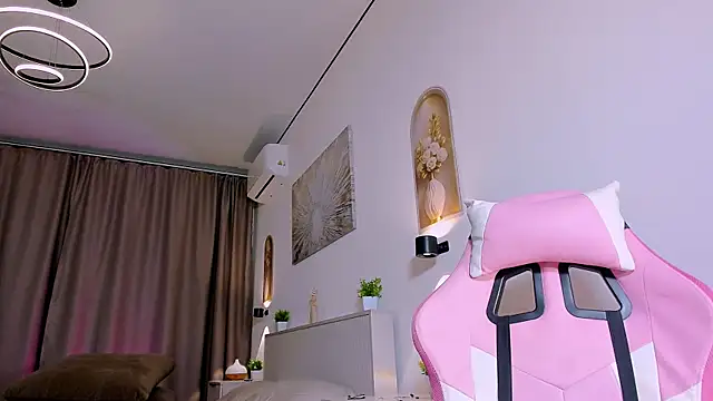 Mikaella_Nicole webcam