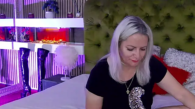 ladytouch - LadyTouch's free webcam - UK Sex Cams