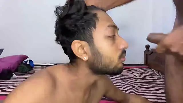 DesiDaddyandSon webcam