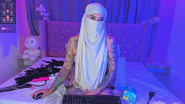 Nayla-Mouna webcam