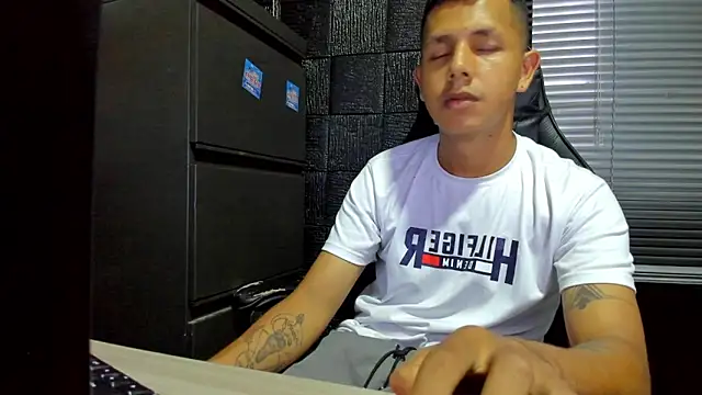 boy_bigcock24cm webcam