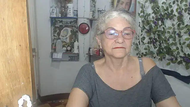 FunnyGrandma webcam