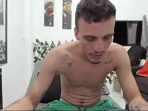 Latins_Boss webcam