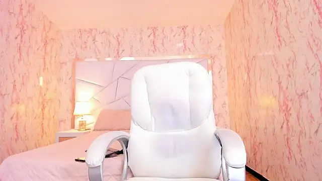 Emily_Whinfre webcam
