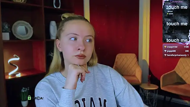 mila_glow1 webcam