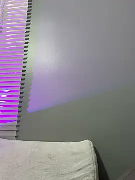 Mau_White webcam